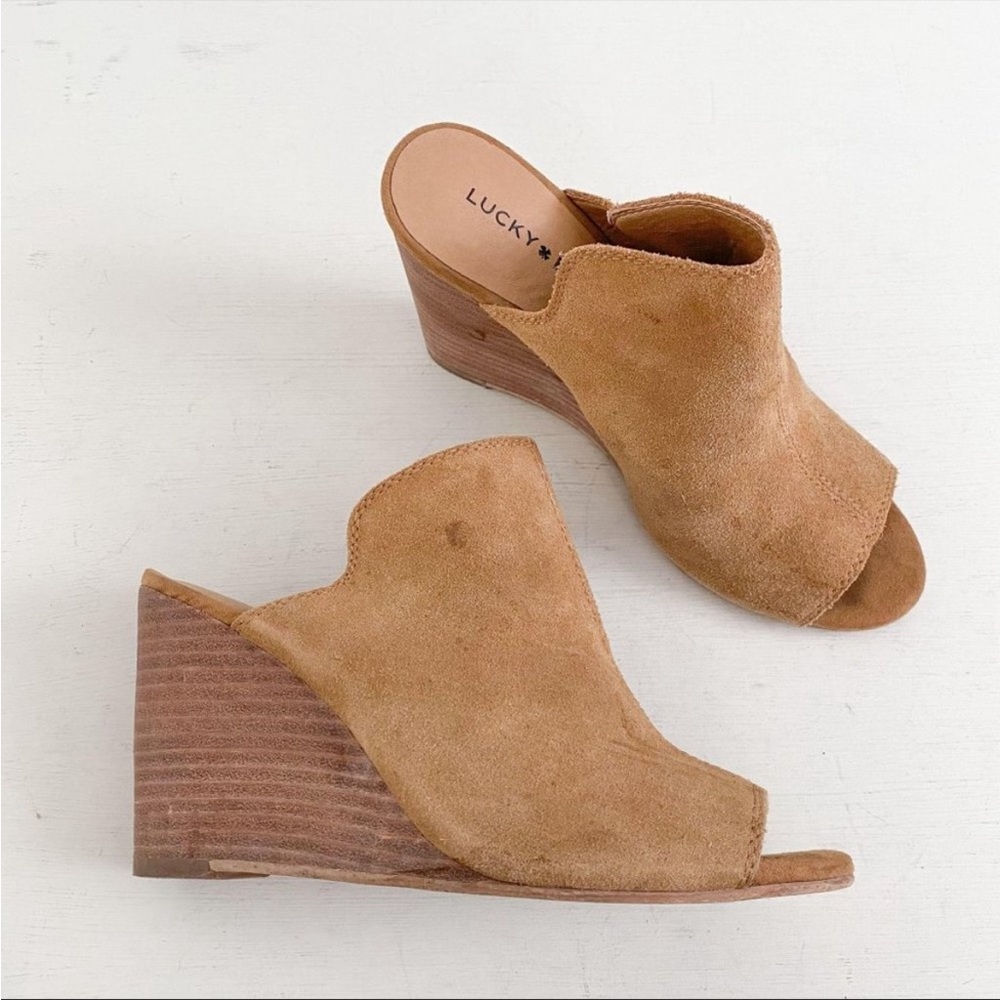 Lucky Brand Size 7 Reygan Tan Suede Peep Toe Wedge Sandals Stacked Heel Leather